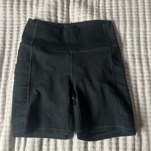 Fabletics shorts with pockets